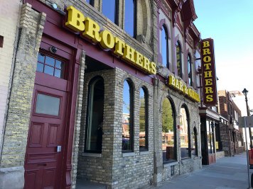 Brothers Bar & Grill Milwaukee, WI - Website Brothers MKE 2020 34[3]