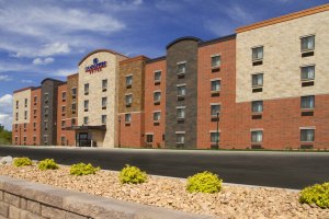 Candlewood Suites - La Crosse, WI